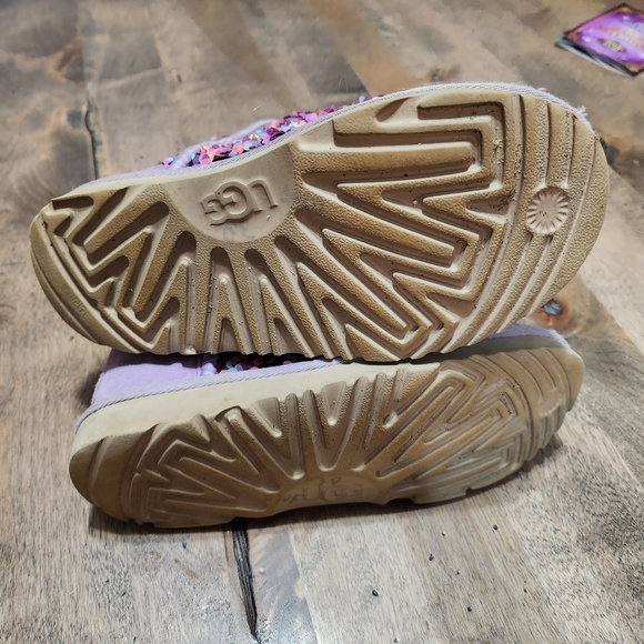 Ugg girls sequin boot size 3 preowned - Picture 3 of 6